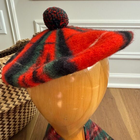 Vintage Royal Stewart Scotland Red Plaid Wool Beret Hat and Scarf - Picture 5 of 7